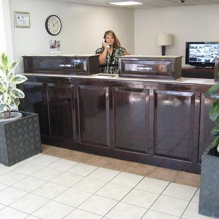 Charlotte Express Inn Extérieur photo