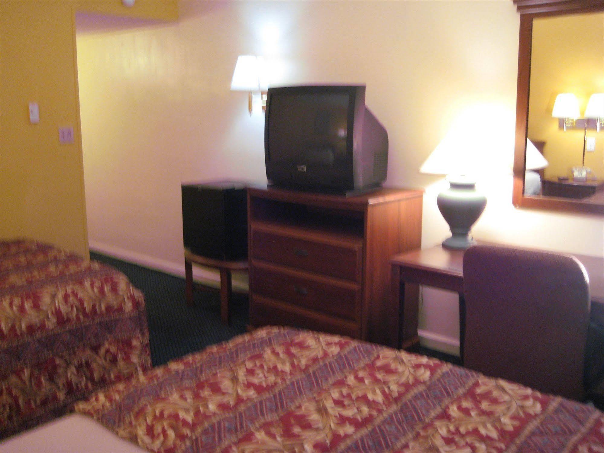 Charlotte Express Inn Extérieur photo