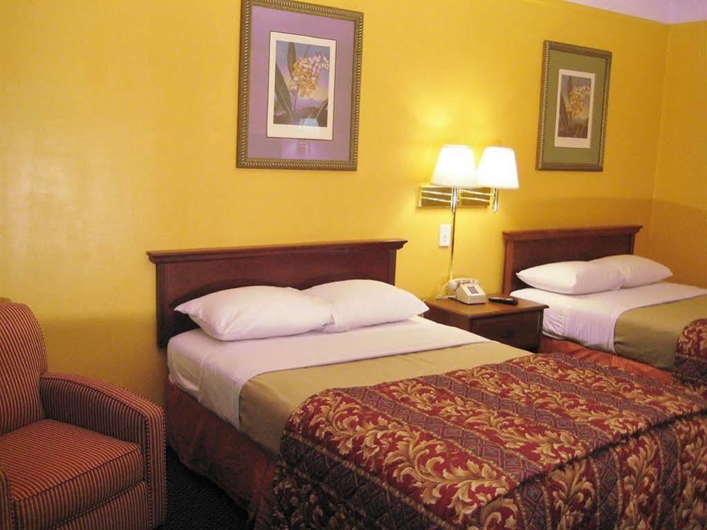 Charlotte Express Inn Extérieur photo